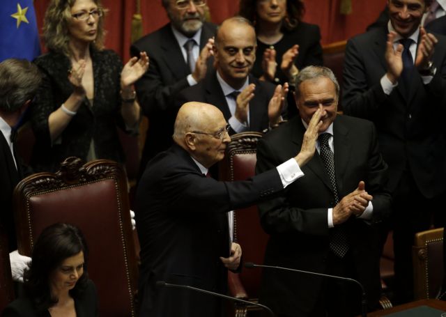 «Τώρα κυβέρνηση» λέει ο Ναπολιτάνο σφυροκοπώντας τα κόμματα